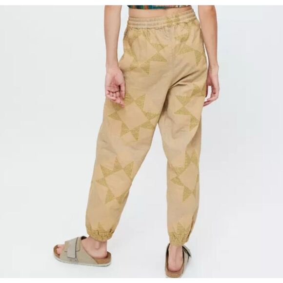 Kimchi Blue Sunita Jogger Pants Patchwork Small Tan Yellow Quilted Cotton Print - Picture 6 of 14